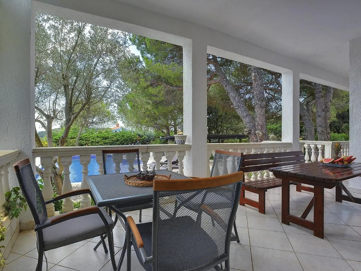 Picturesque Holiday Home In Banjole With Pool
