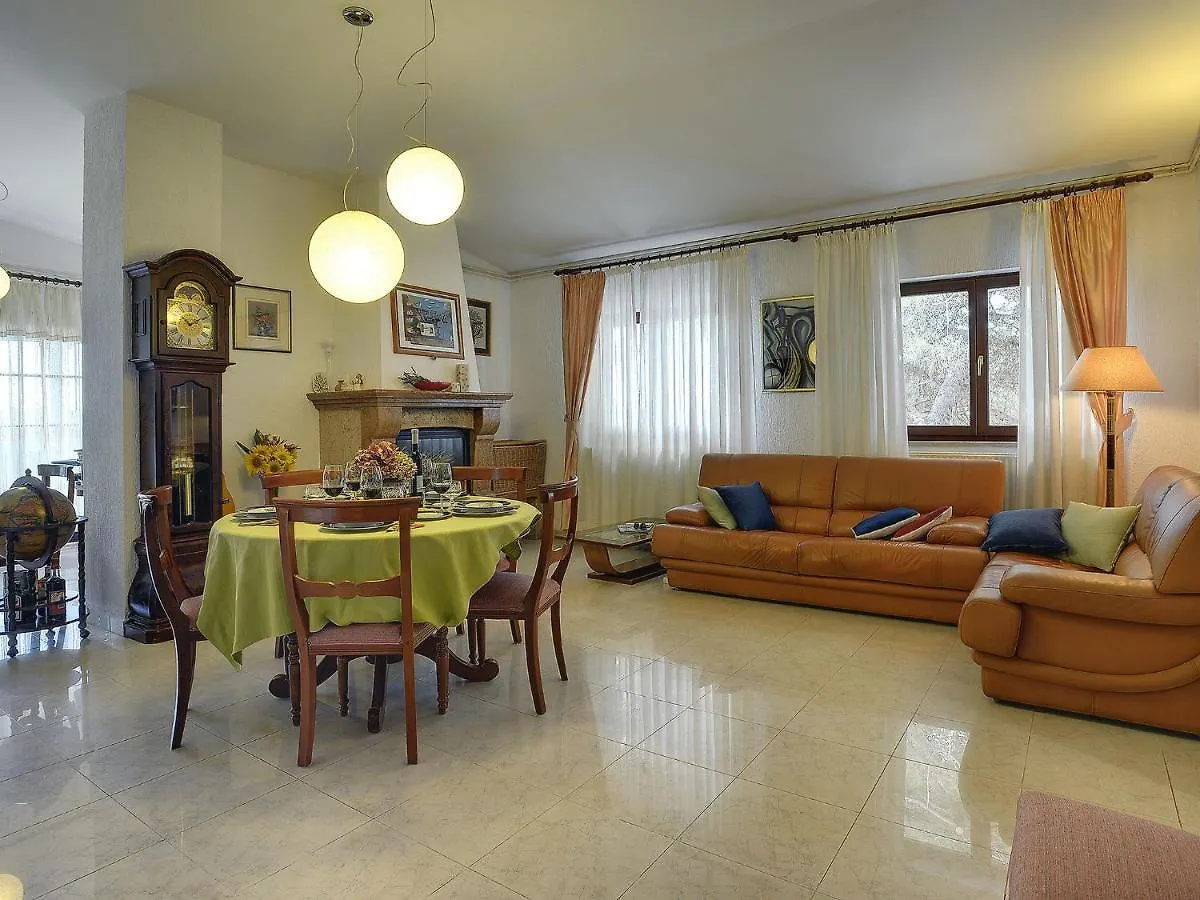 Picturesque Holiday Home In Banjole With Pool Croatia