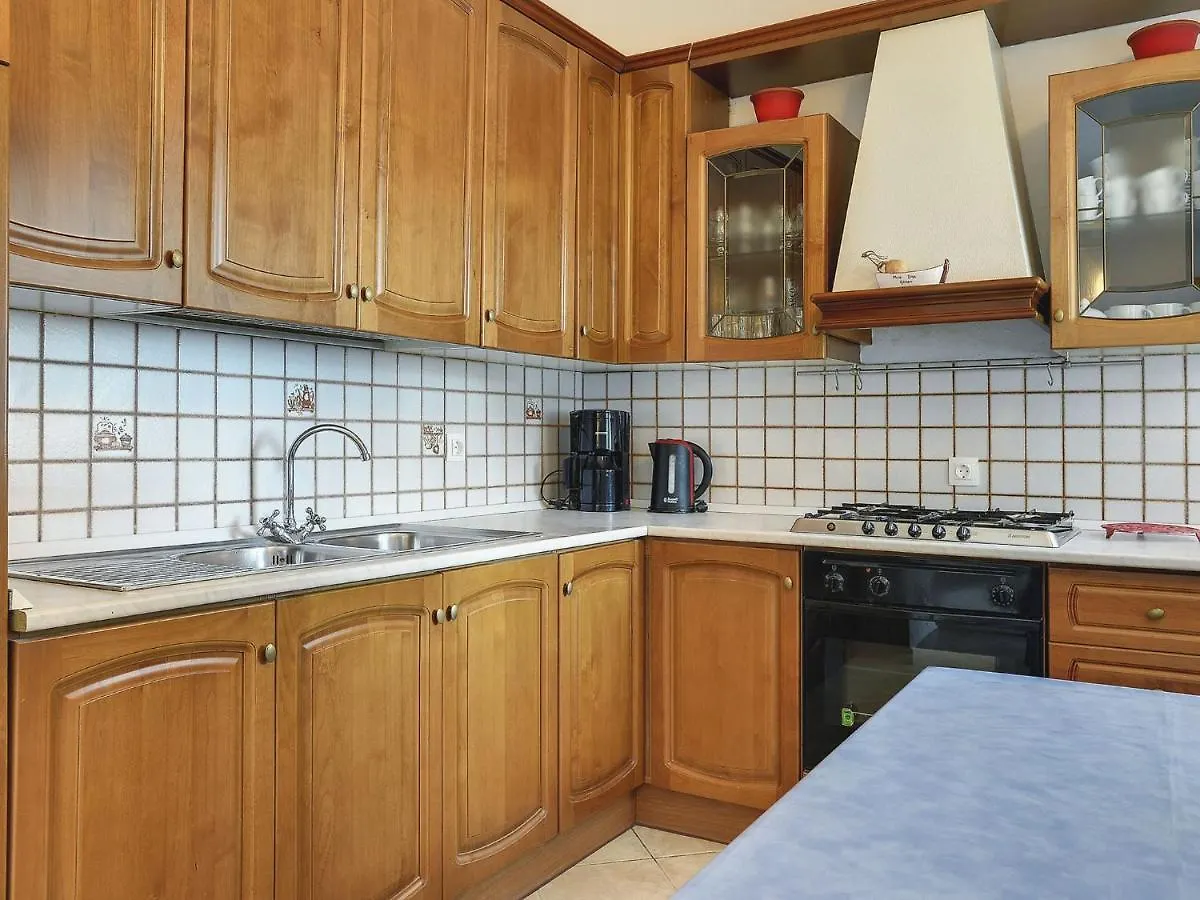 Picturesque Holiday Home In Banjole With Pool 0*,