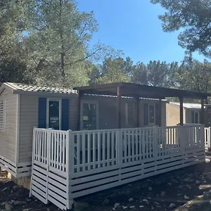 Campeggio Mobile Homes Pine Sea, Banjole